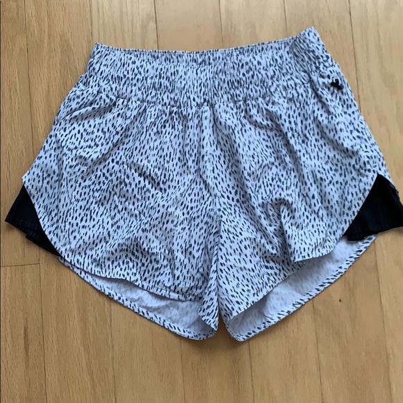lululemon athletica Pants - Lululemon Shorts- Size 4
